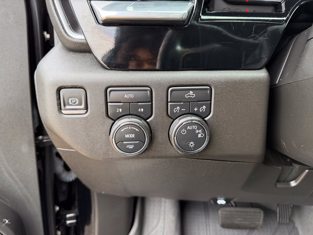 Used 2023 Chevrolet Silverado 1500 LT w/ LPO, Dark Essentials Package AWD/4WD image 17