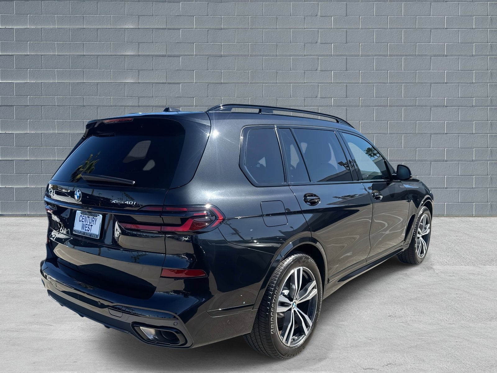 Certified 2025 BMW X7 xDrive40i w/ M Sport Package image 4