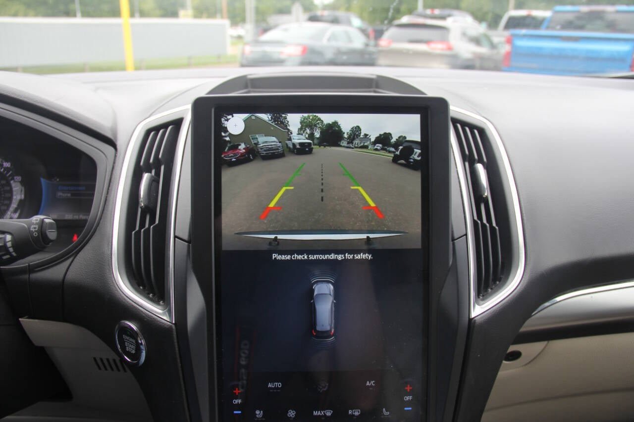 Certified 2022 Ford Edge Titanium AWD/4WD image 30
