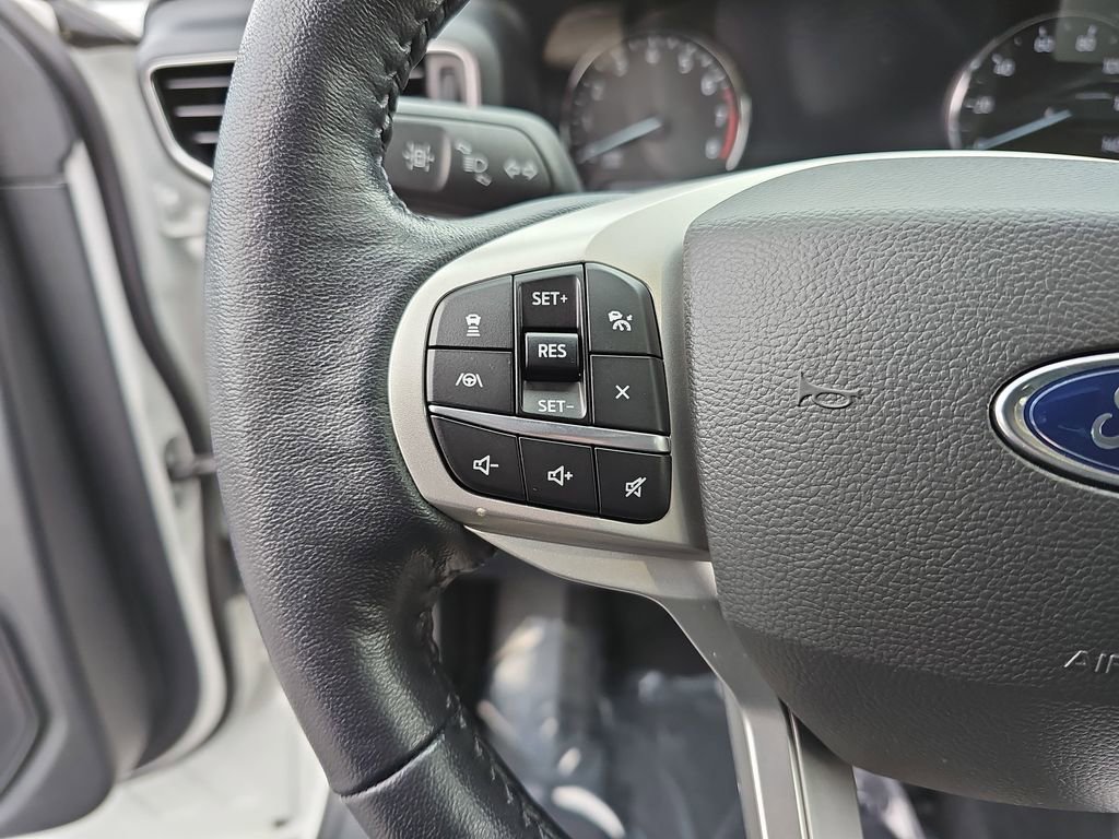 Used 2022 Ford Explorer XLT w/ Equipment Group 202A image 18