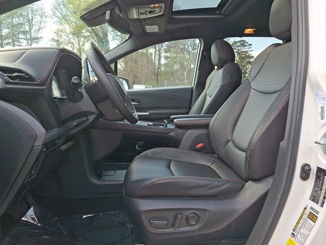 Used 2023 Toyota Sienna XSE FWD image 12