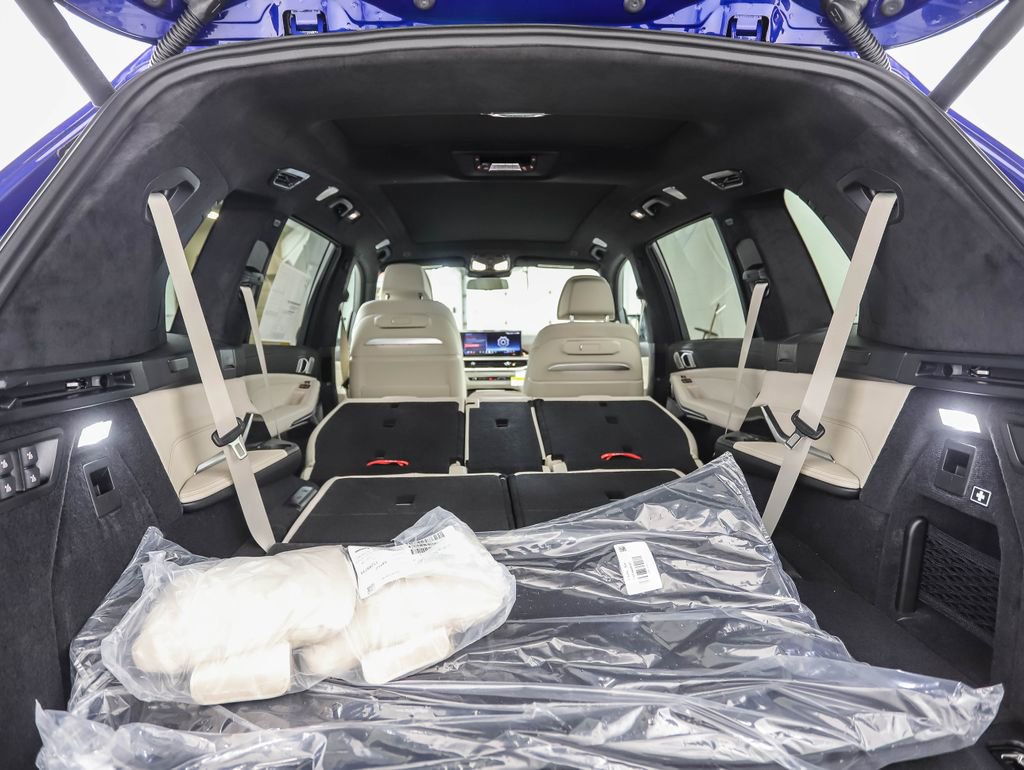 New 2026 BMW X7 M60i image 30