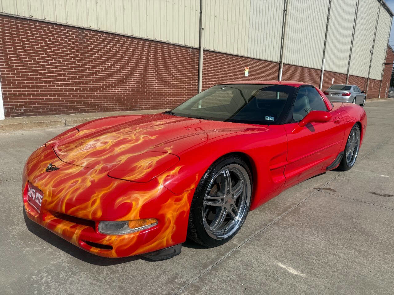 Used 2002 Chevrolet Corvette Coupe w/ Preferred Equipment Group2 image 2