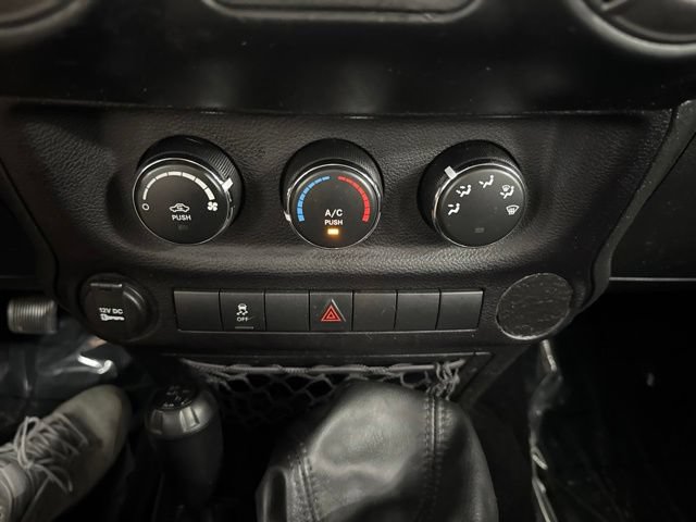 Used 2015 Jeep Wrangler Unlimited Sport AWD/4WD image 33