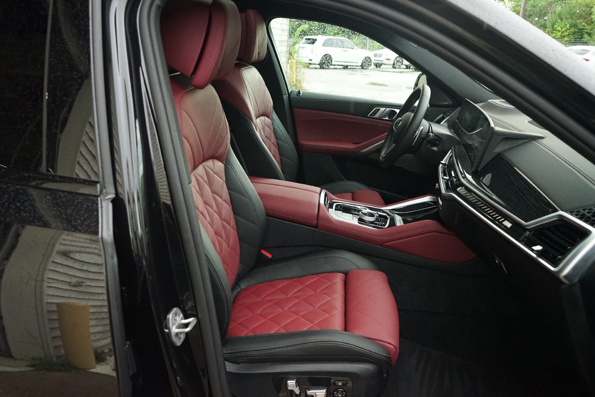 Used 2027 BMW X6 M60i AWD/4WD image 4