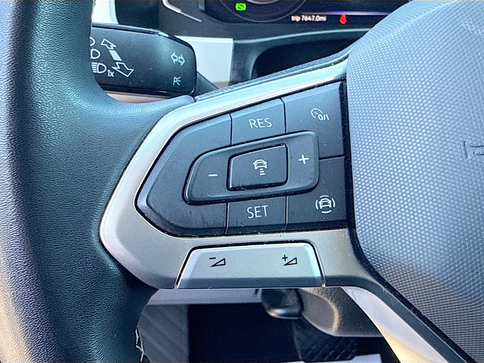 Used 2023 Volkswagen Atlas SE w/ Black Wheel Package image 37