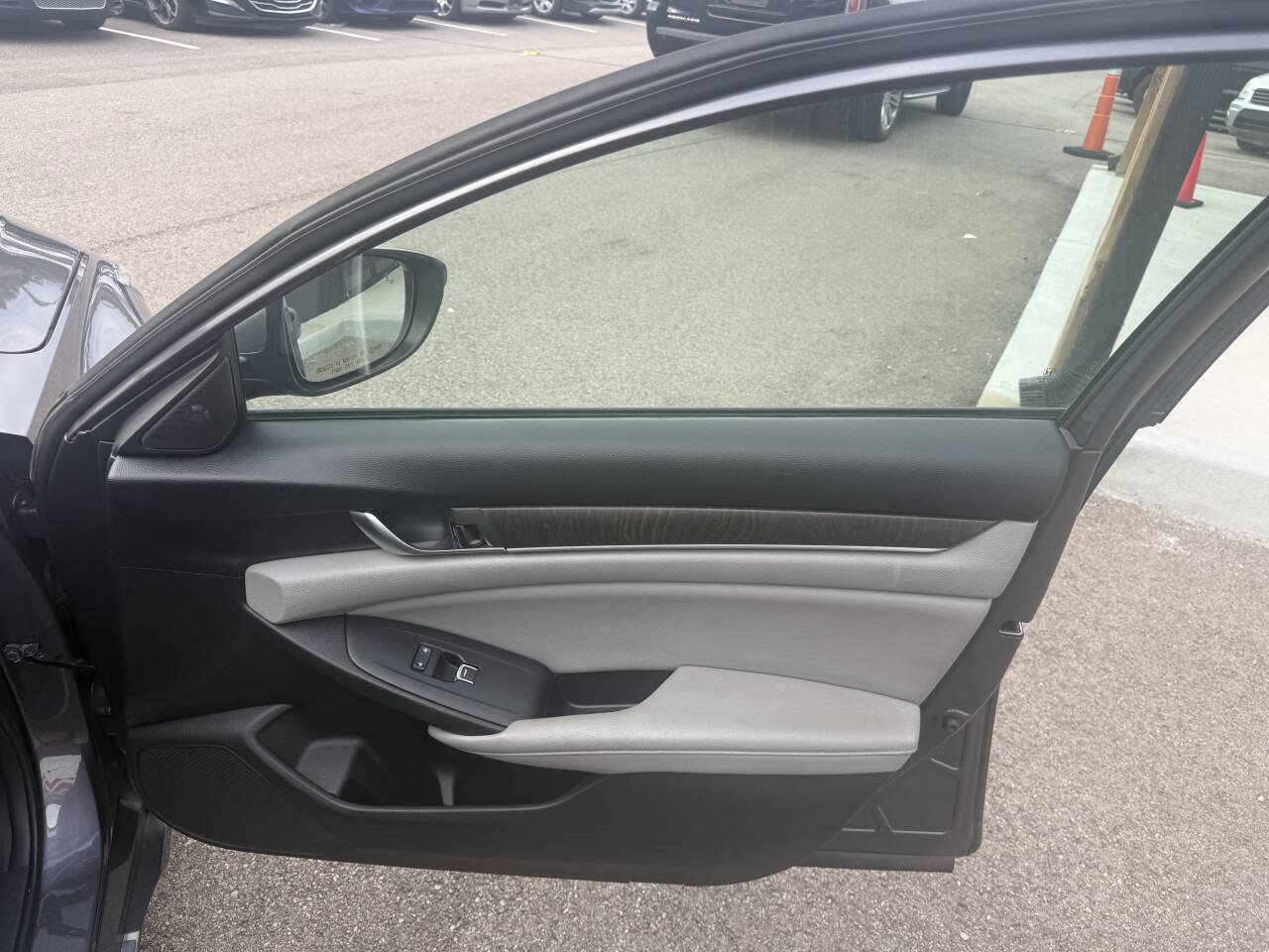 Used 2018 Honda Accord EX-L image 12