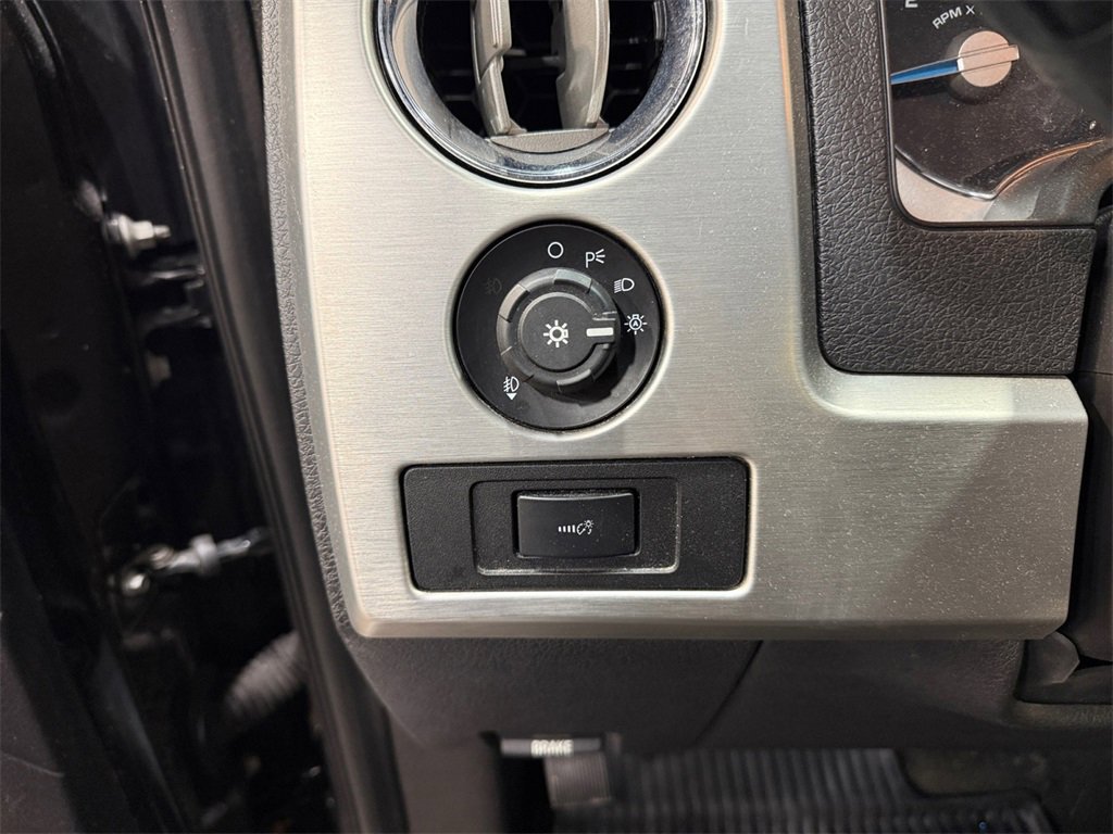 Used 2013 Ford F150 Platinum image 29