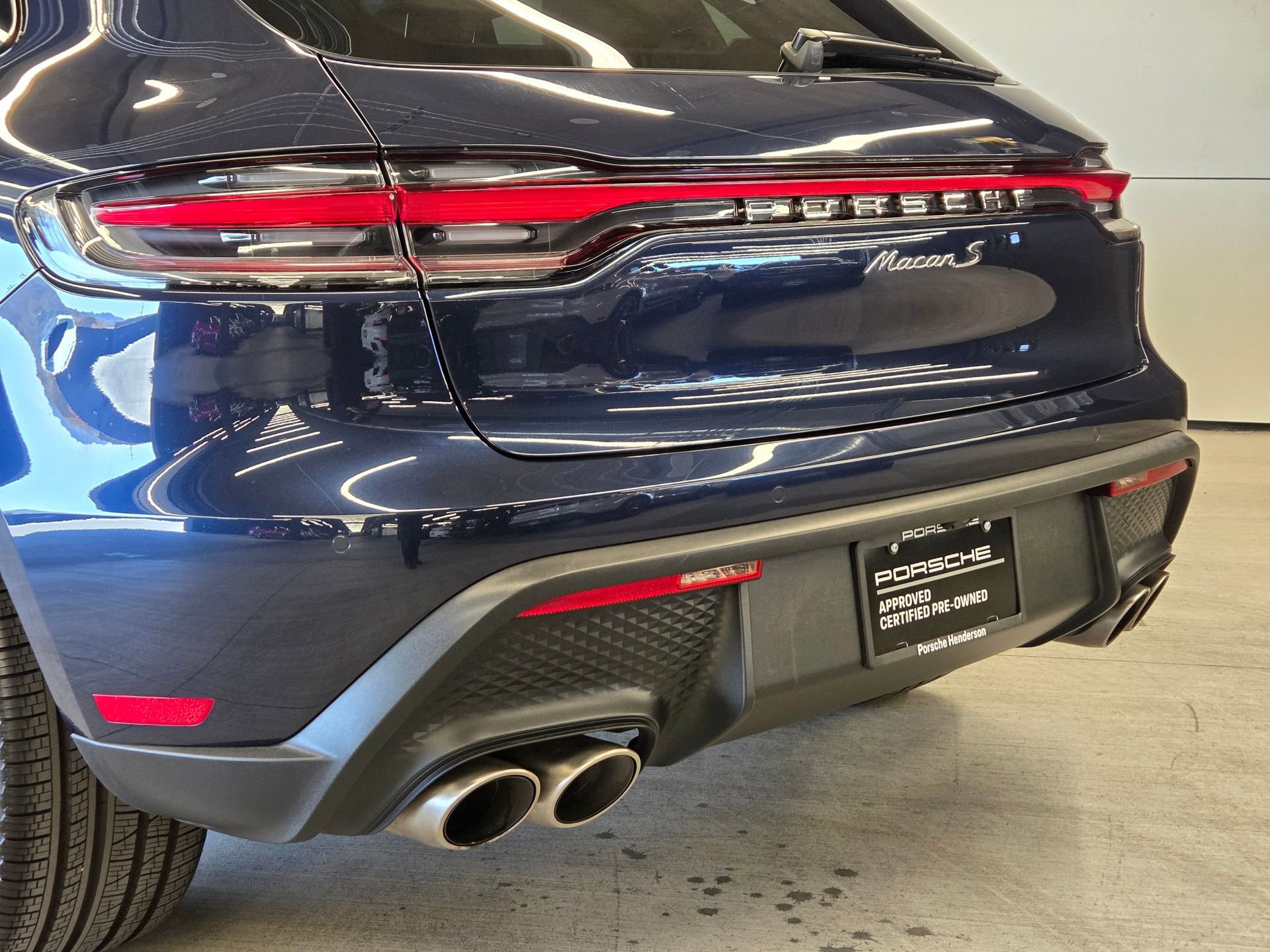 Certified 2022 Porsche Macan S w/ Premium Package Plus AWD/4WD image 8