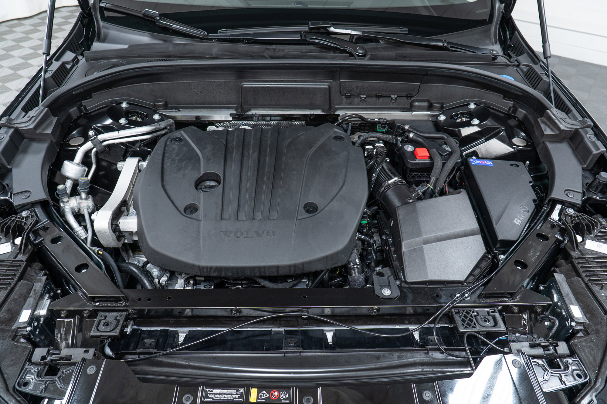 New 2026 Volvo XC60 B5 Core w/ Climate Package image 9