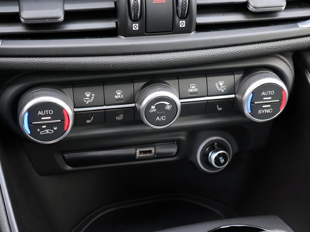 New 2026 Alfa Romeo Giulia AWD w/ Driving Assist Package image 27