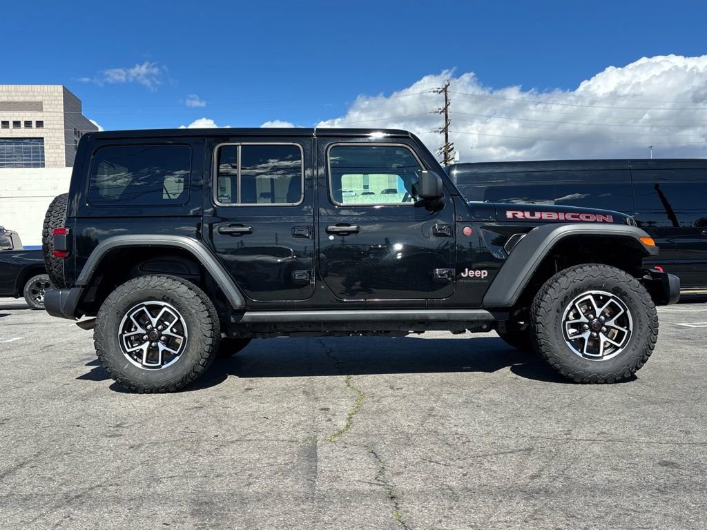 Used 2025 Jeep Wrangler Unlimited Rubicon image 3