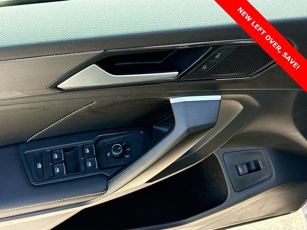 Used 2024 Volkswagen Tiguan SE image 17