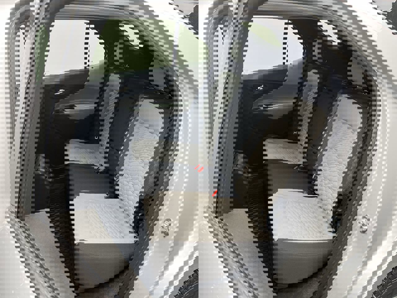 Used 2018 Chevrolet Equinox LS image 9