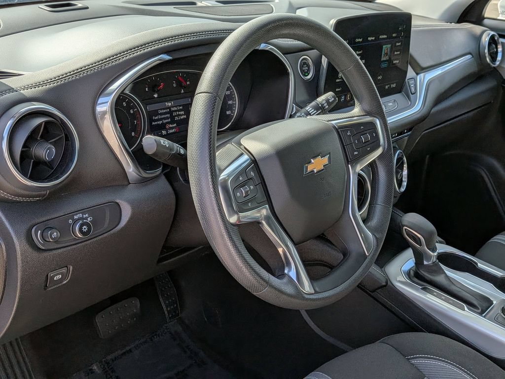 Used 2025 Chevrolet Blazer LT FWD image 15