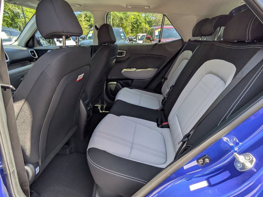 Certified 2025 Hyundai Venue SEL FWD image 13