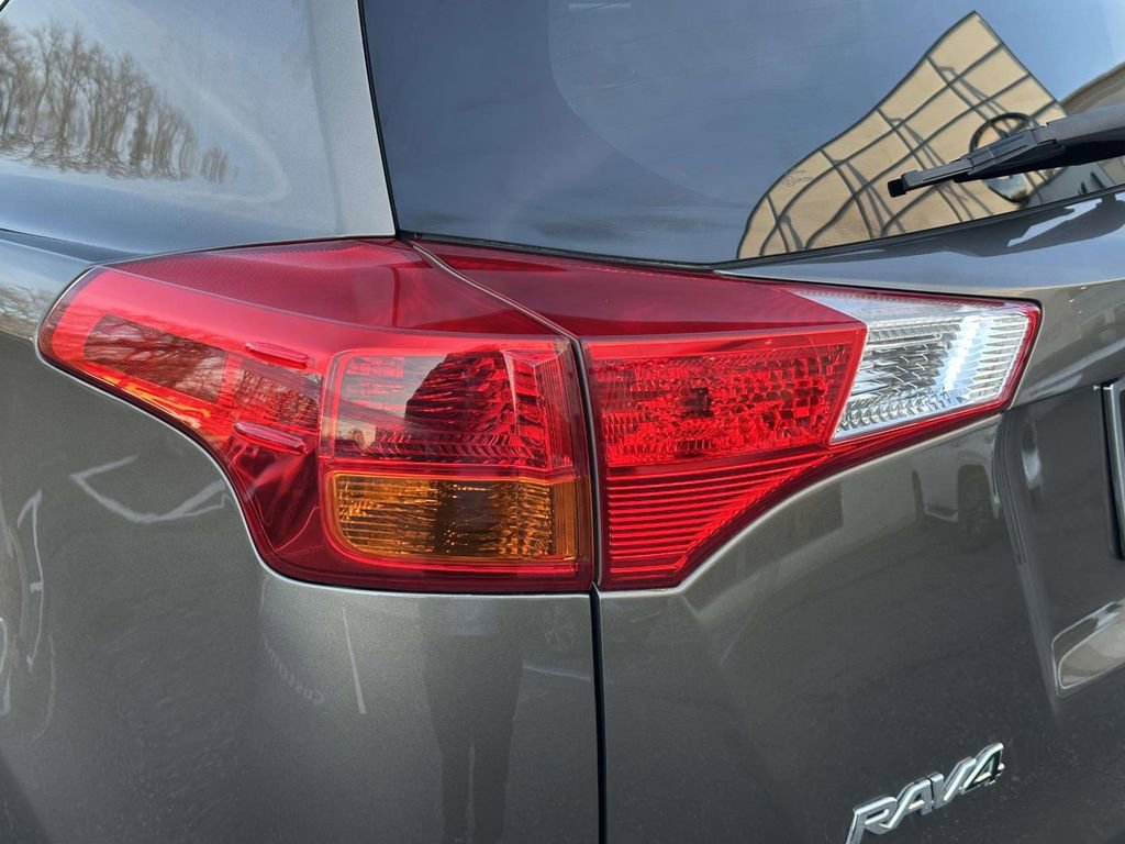 Used 2015 Toyota RAV4 Limited image 10