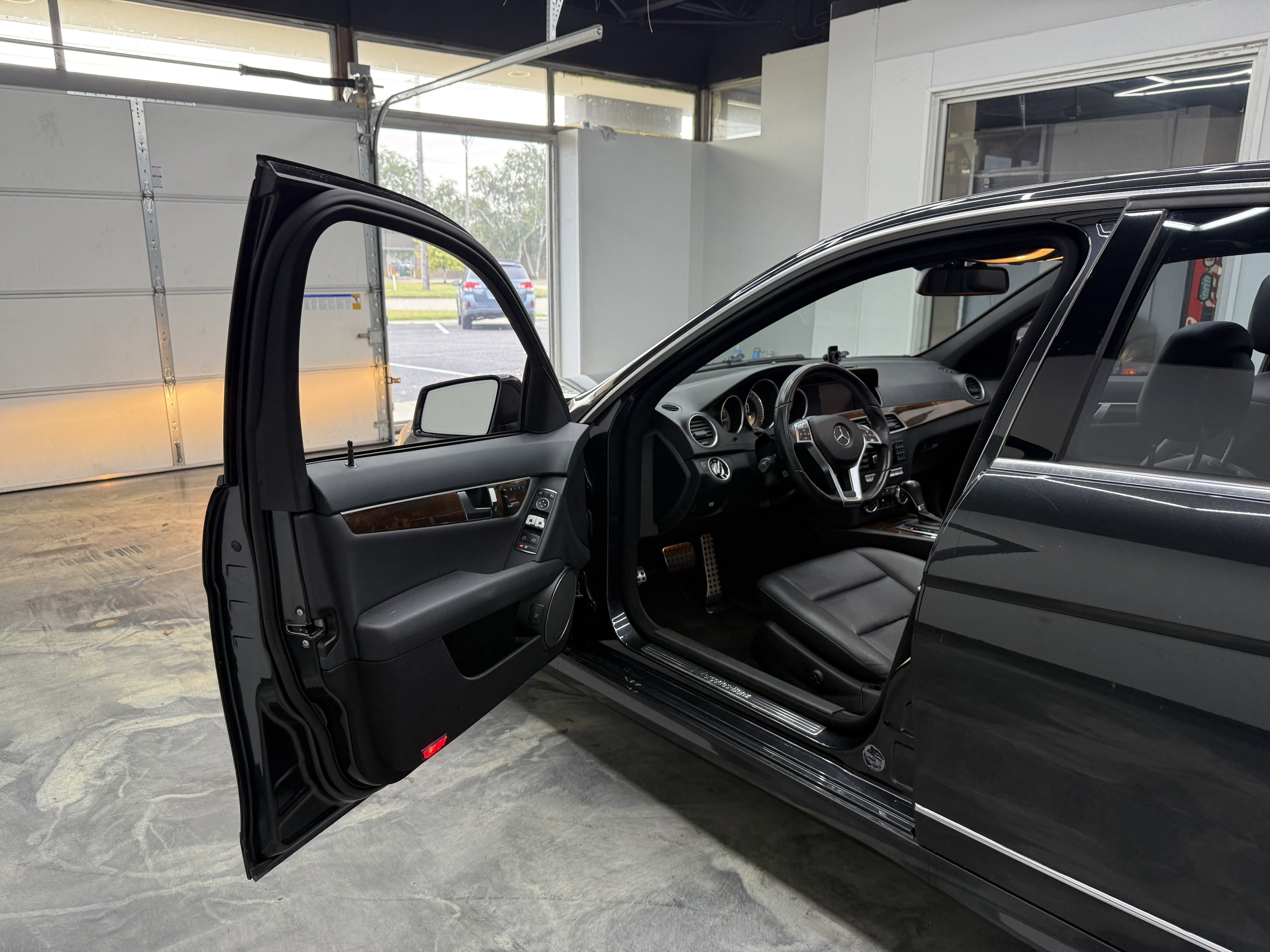 Used 2012 Mercedes-Benz C 300 4MATIC Sedan image 9