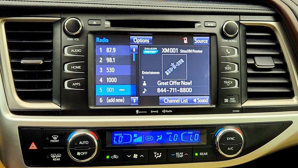 Used 2019 Toyota Highlander XLE AWD/4WD image 19