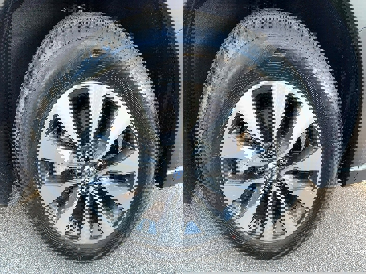 Certified 2025 Subaru Outback Limited w/ Popular Package #2 image 9