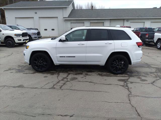Certified 2021 Jeep Grand Cherokee Laredo X AWD/4WD image 13