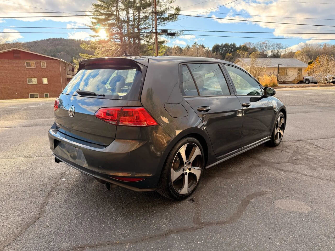 Used 2017 Volkswagen GTI S image 5