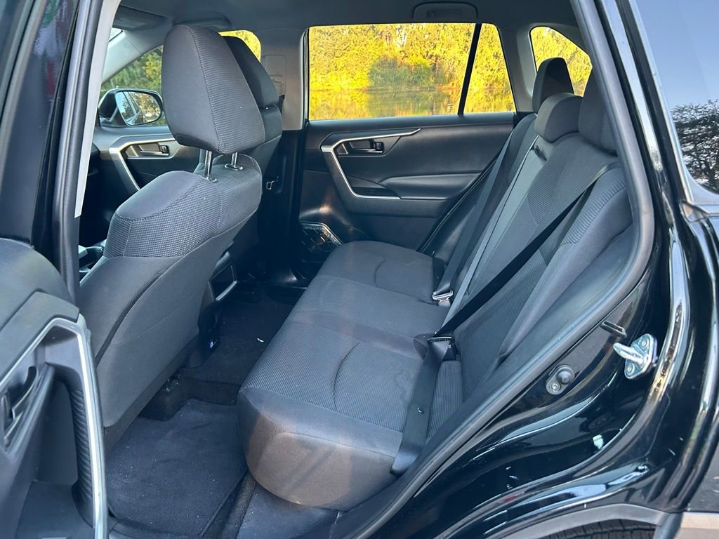 Used 2020 Toyota RAV4 LE image 13