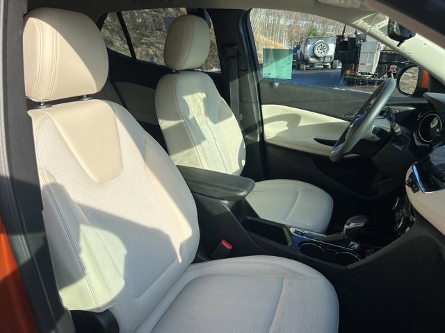 Used 2023 Buick Encore GX Preferred w/ Cold Weather Comfort Package image 8