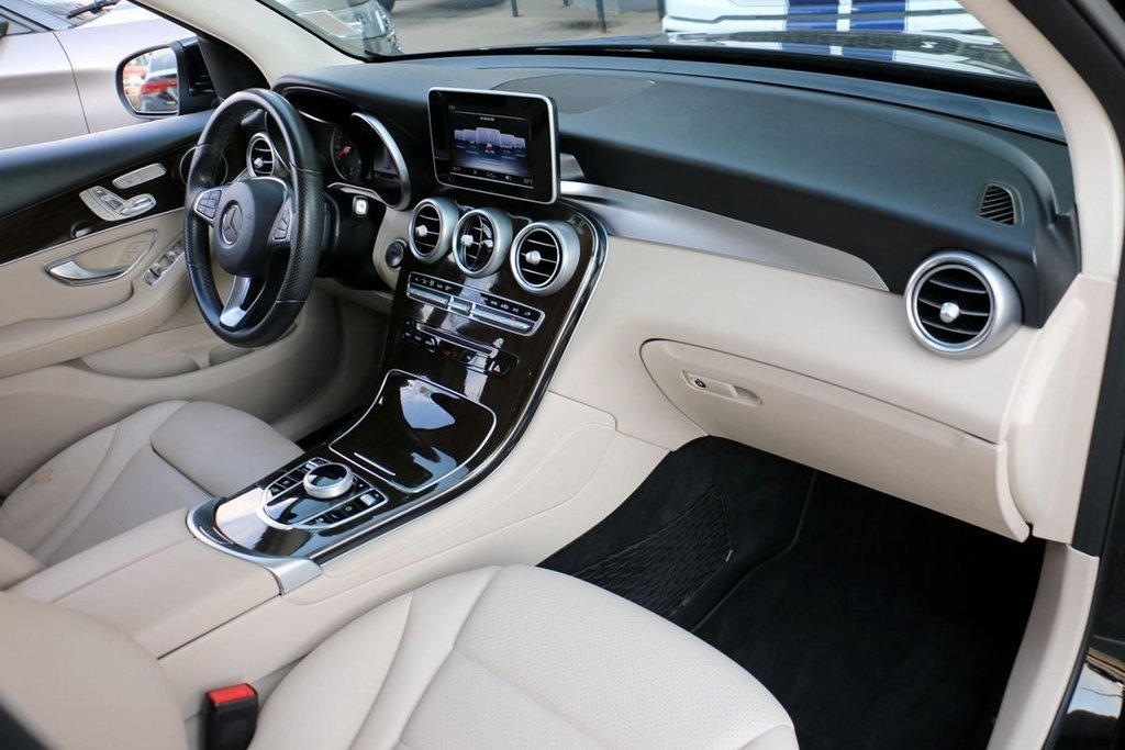 Used 2019 Mercedes-Benz GLC 300 4MATIC image 33