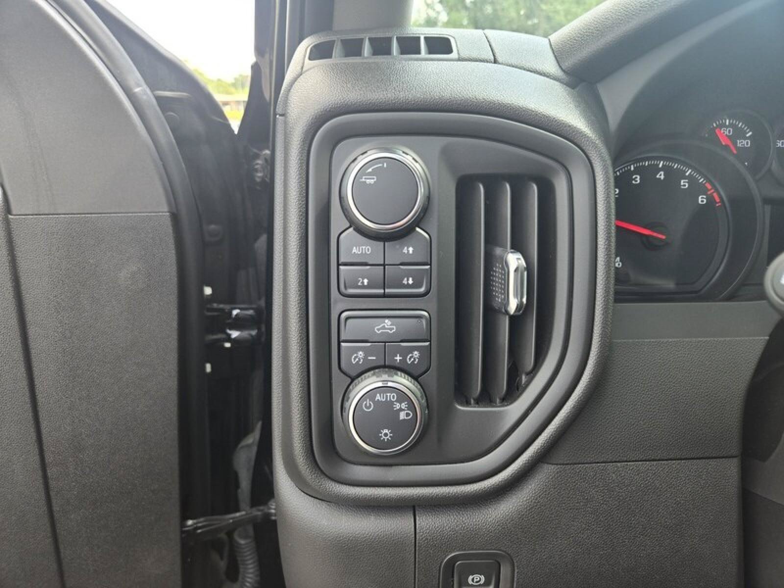 Used 2023 Chevrolet Silverado 1500 Custom Trail Boss w/ LPO, Dark Essentials Package AWD/4WD image 11