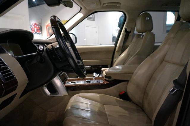 Used 2017 Land Rover Range Rover HSE image 11