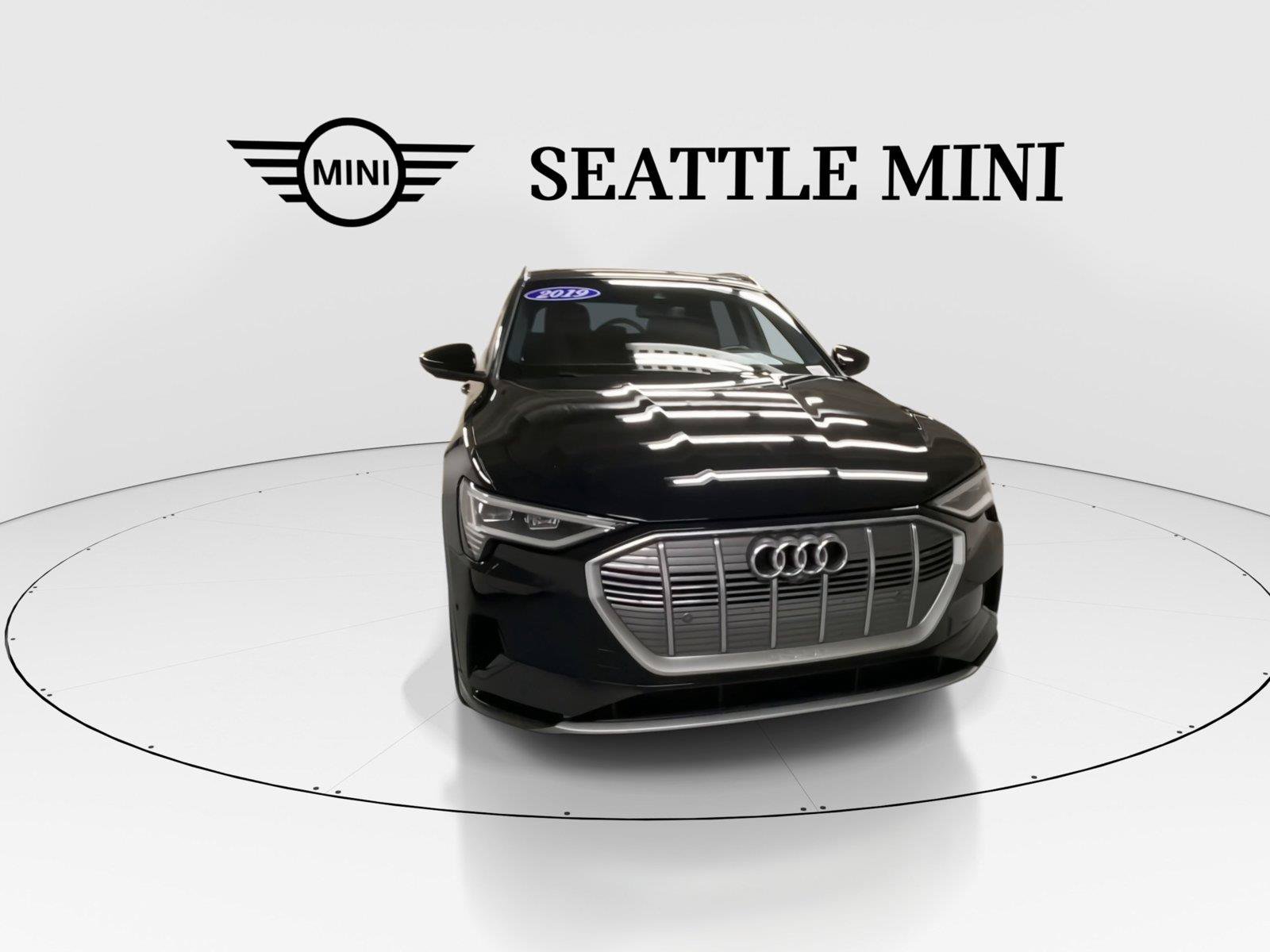 Used 2019 Audi e-tron Prestige w/ Prestige Package AWD/4WD image 3