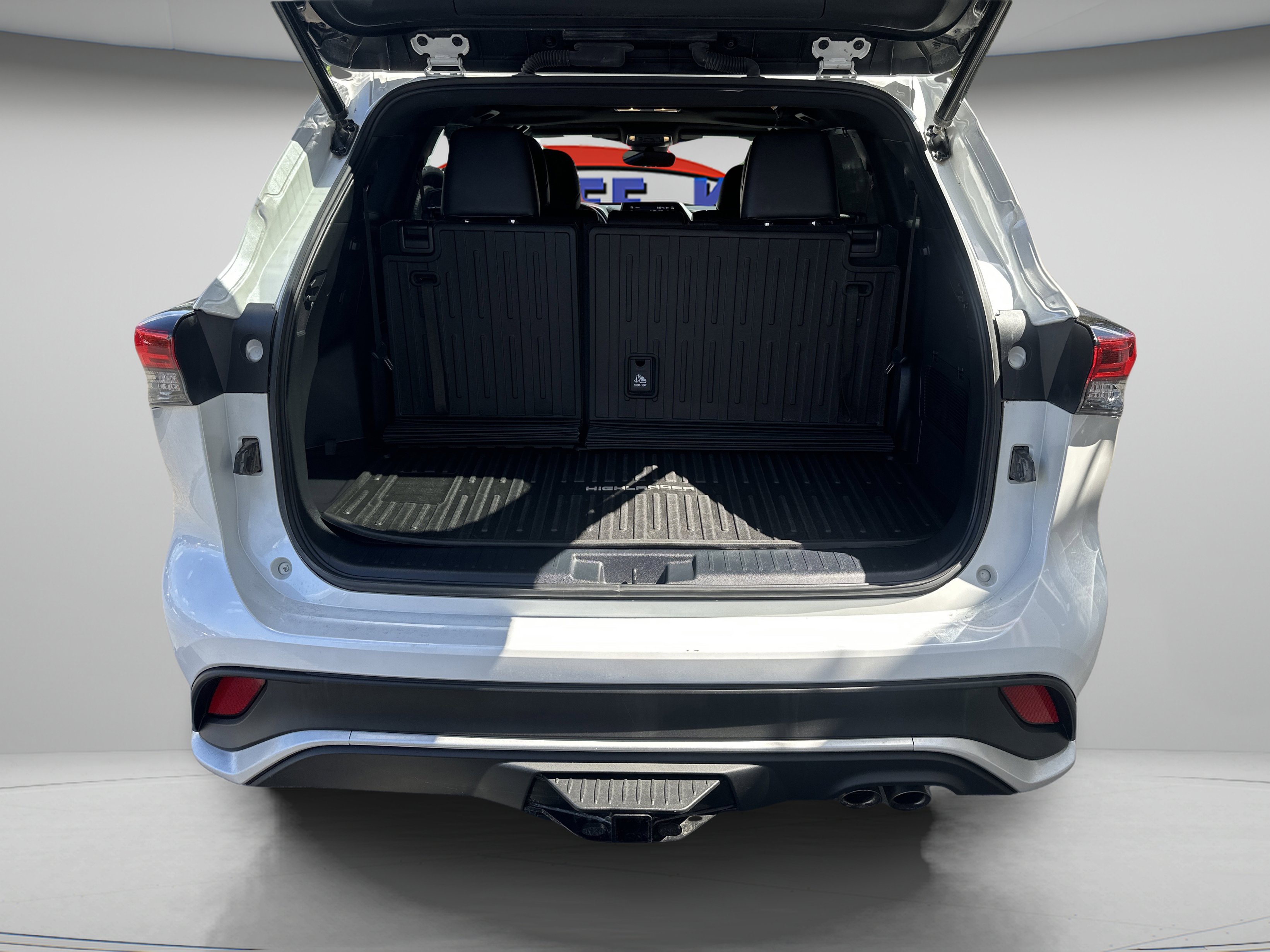 Used 2022 Toyota Highlander XSE image 7