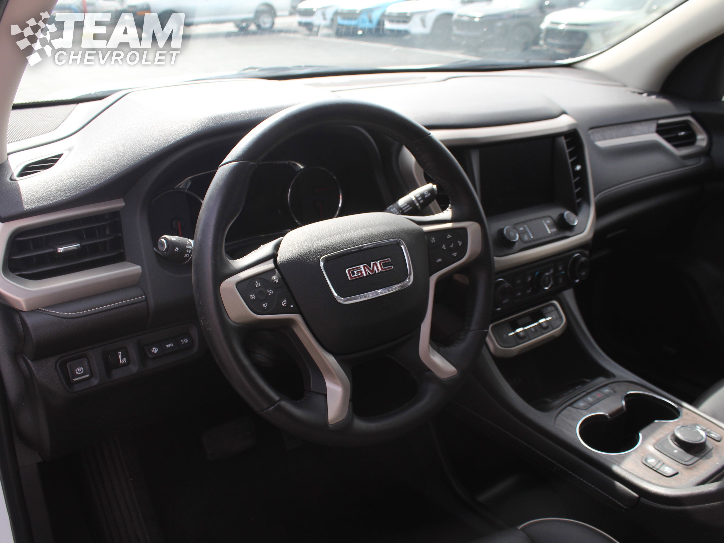 Used 2021 GMC Acadia Denali w/ Denali Ultimate Package AWD/4WD image 14