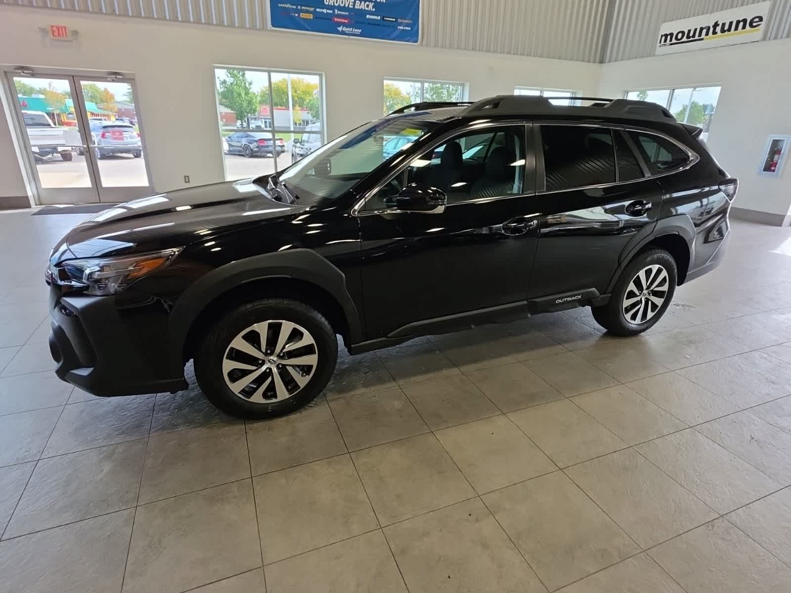 Used 2023 Subaru Outback Premium AWD/4WD image 12