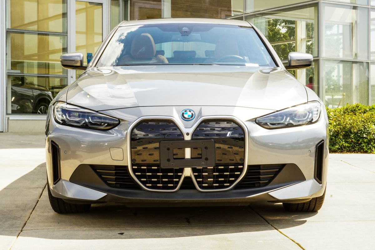 Used 2024 BMW i4 eDrive40 w/ Premium Package RWD image 7