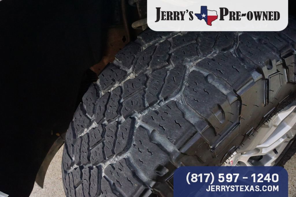 Used 2022 GMC Yukon XL SLE image 8