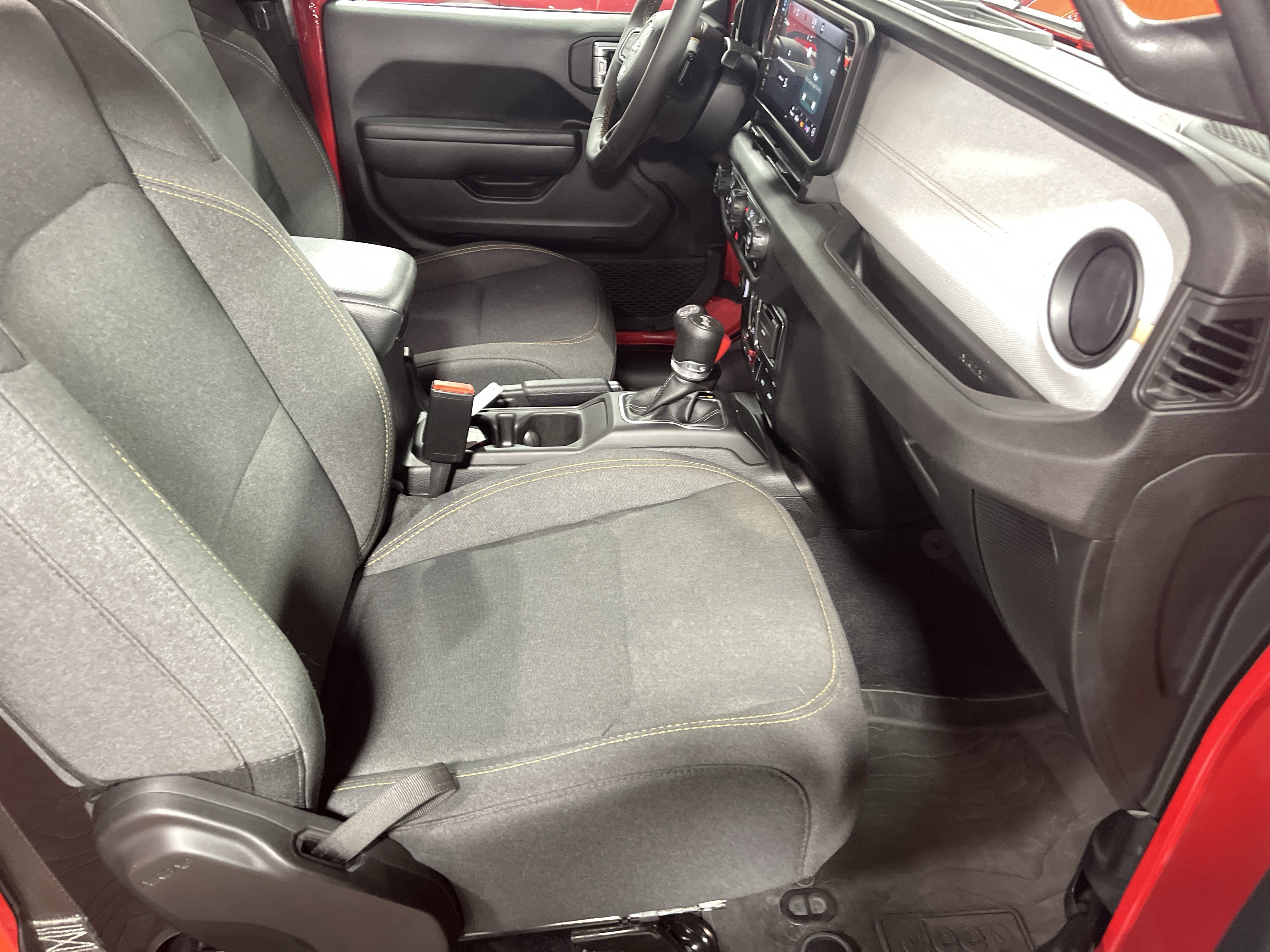 Used 2024 Jeep Wrangler Willys image 13