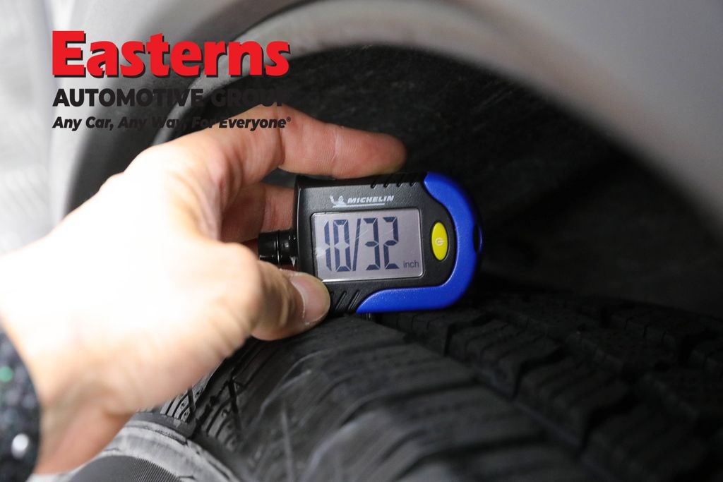 Used 2023 Nissan Rogue S AWD/4WD image 26