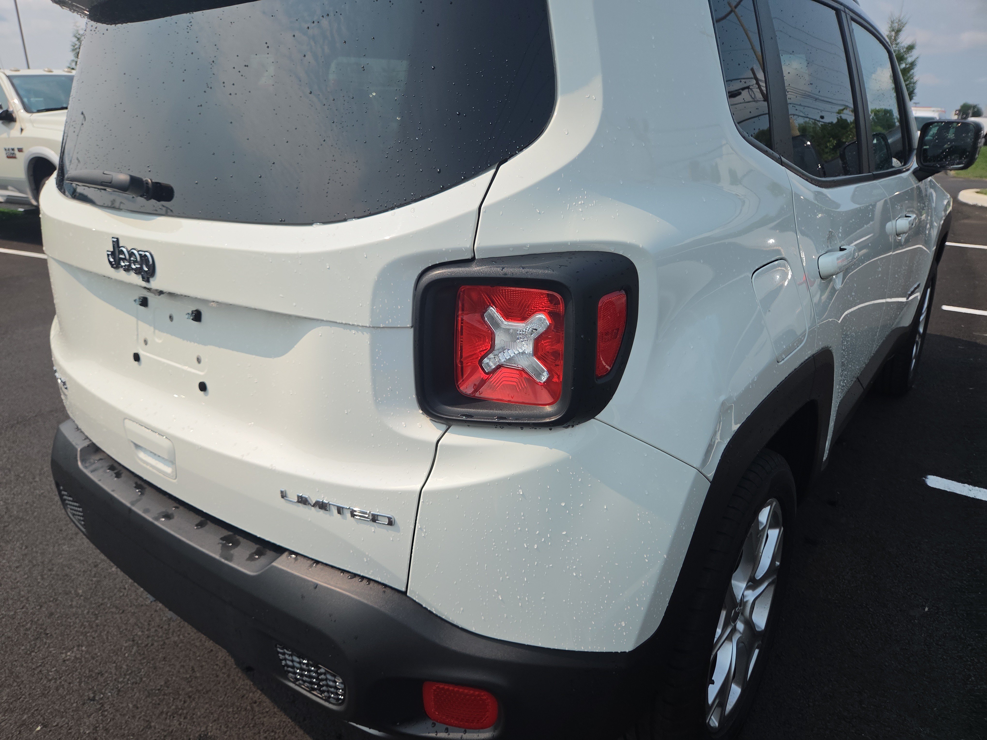 Certified 2022 Jeep Renegade Limited AWD/4WD image 15