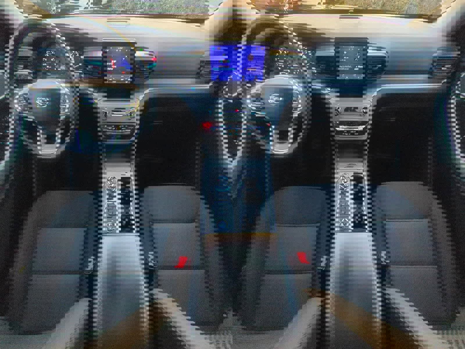 Used 2023 Ford Explorer XLT image 15