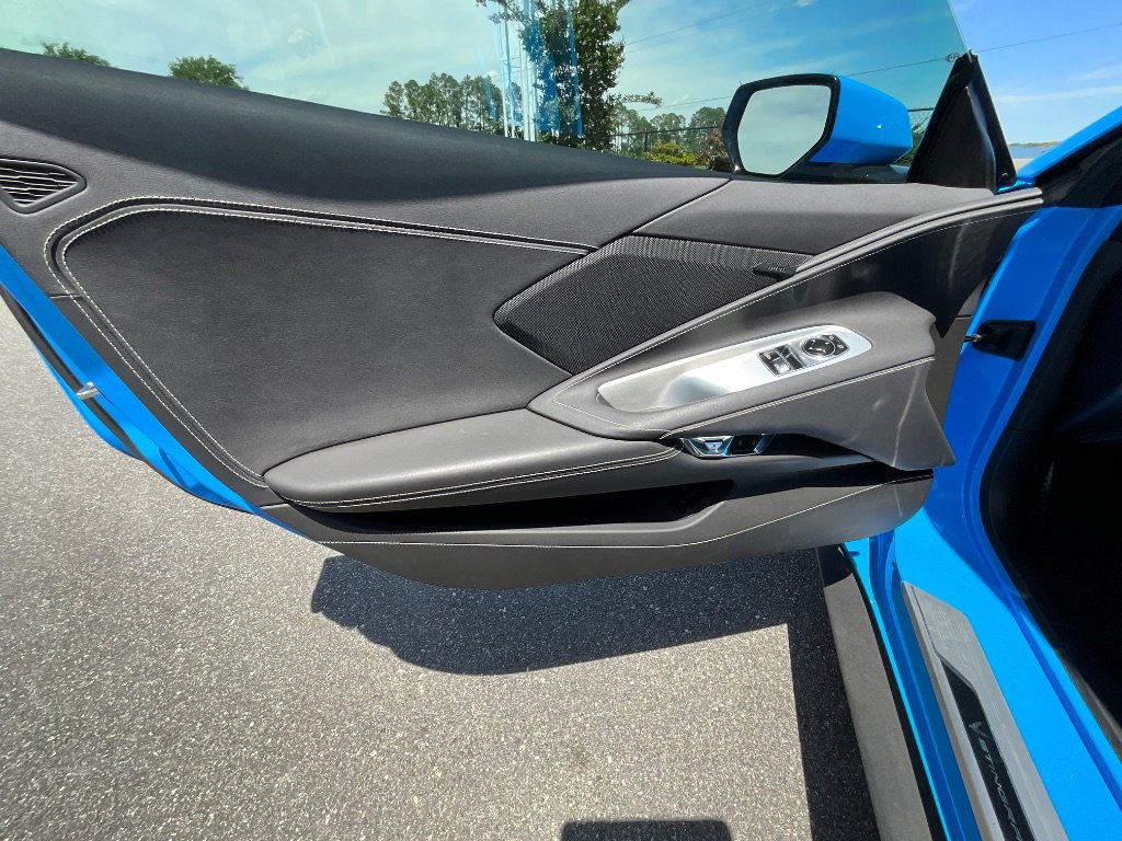 Used 2022 Chevrolet Corvette Stingray Coupe w/ Z51 Performance Package image 12