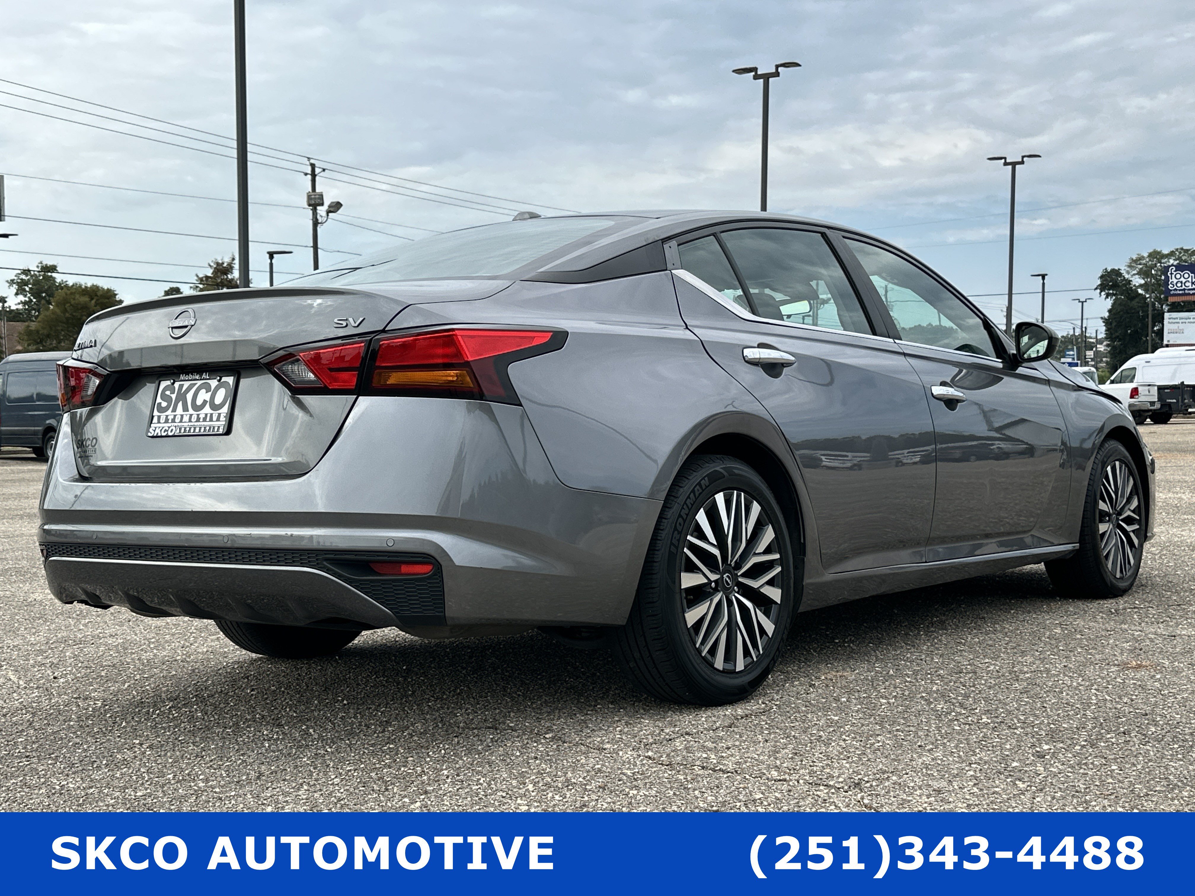 Used 2023 Nissan Altima 2.5 SV FWD image 5
