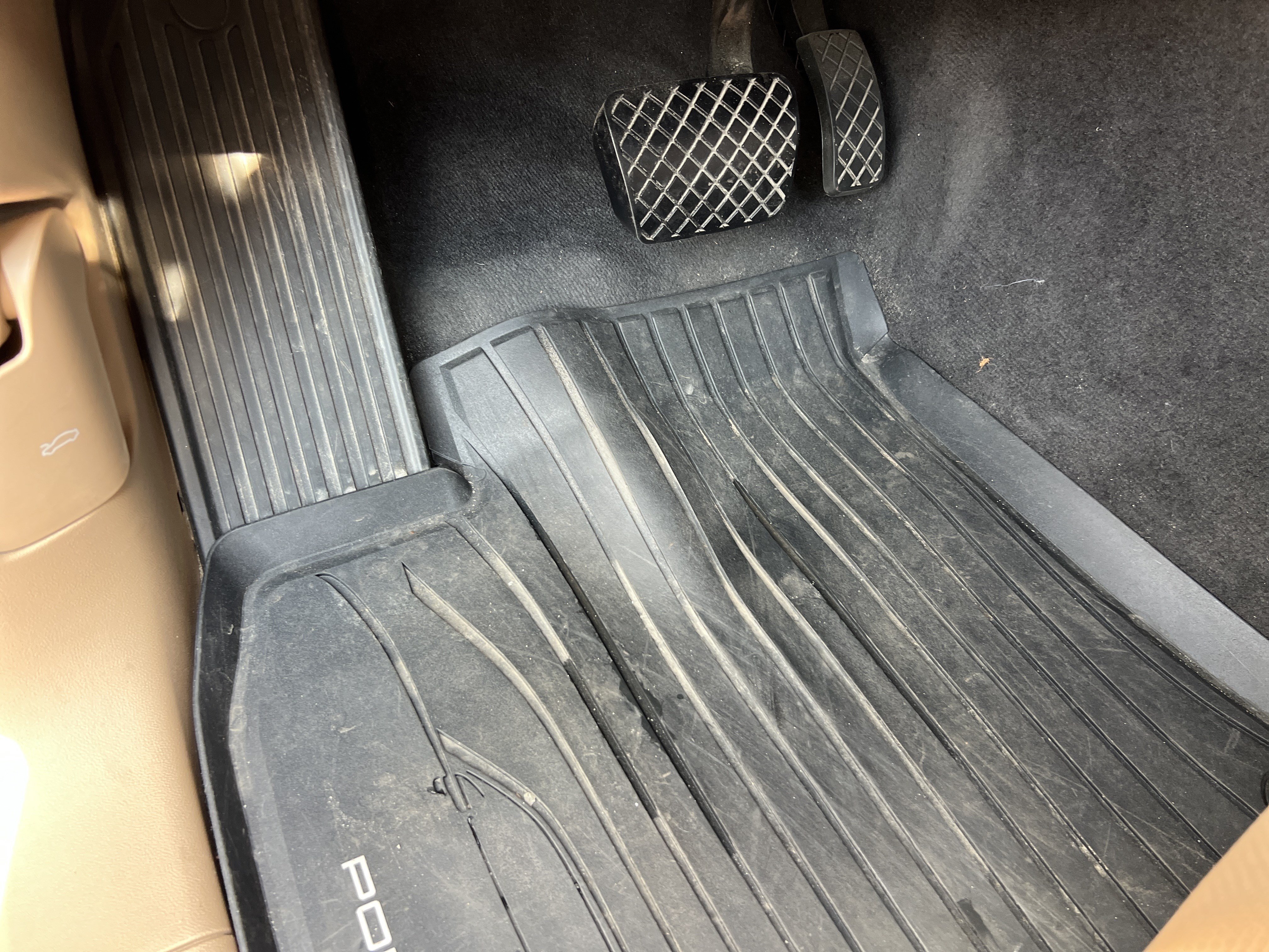 Used 2022 Porsche Cayenne AWD/4WD image 17