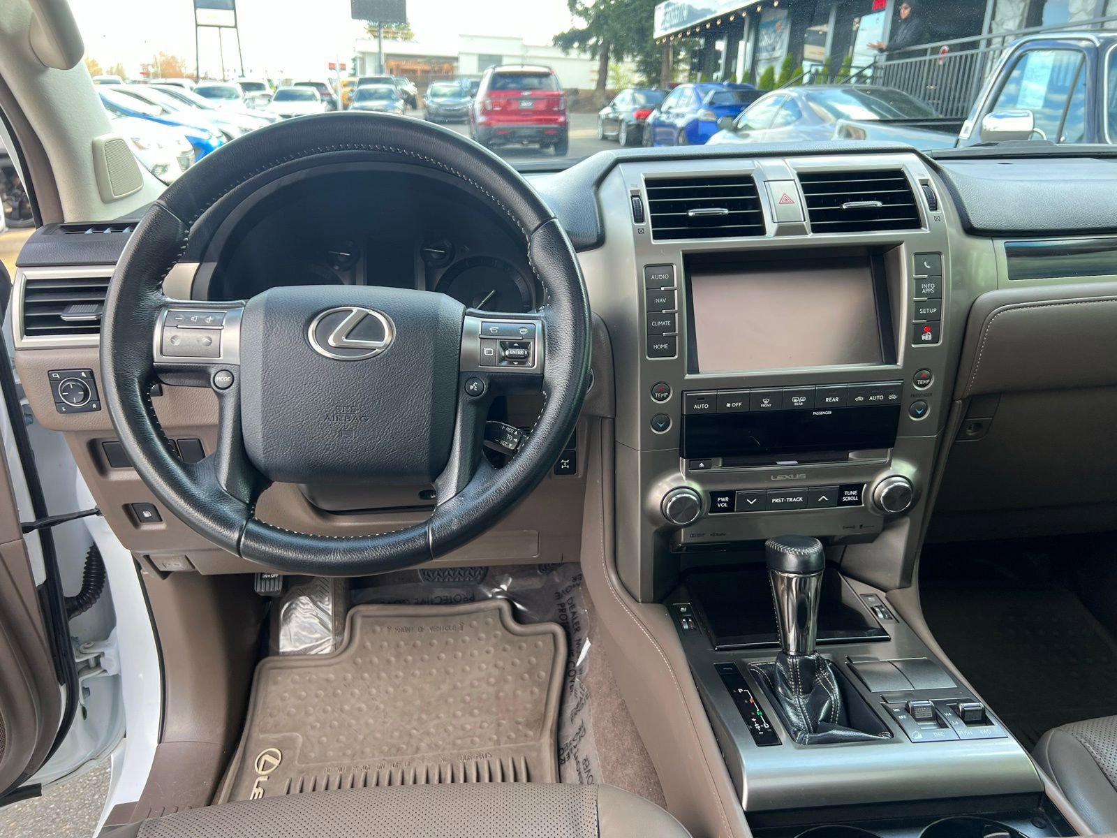 Used 2016 Lexus GX 460 w/ Comfort Package AWD/4WD image 37