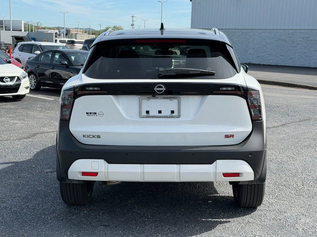 Used 2025 Nissan Kicks SR image 7