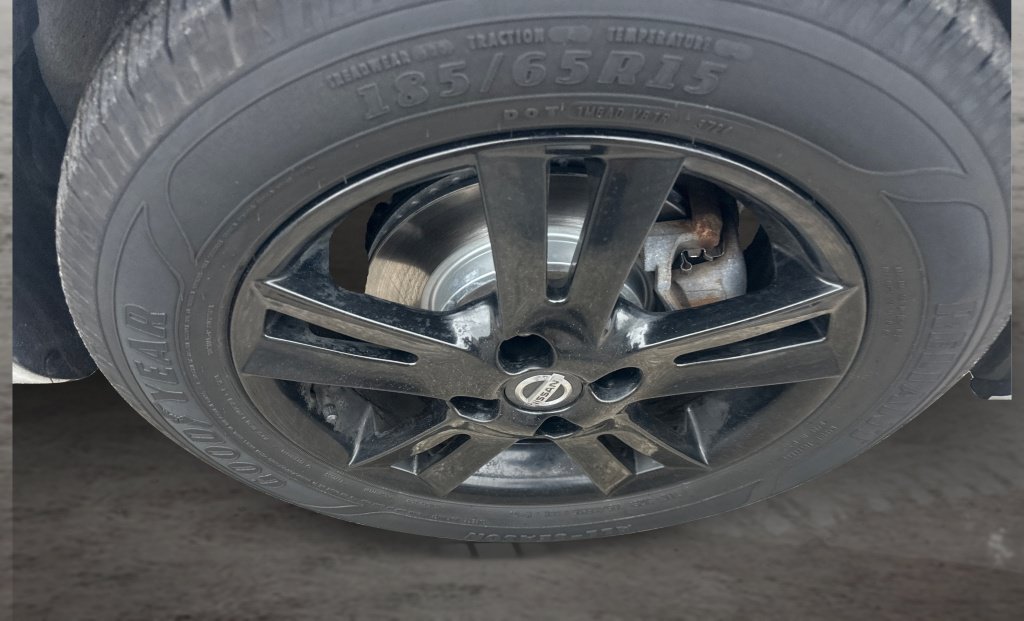 Used 2019 Nissan Versa S Plus FWD image 17