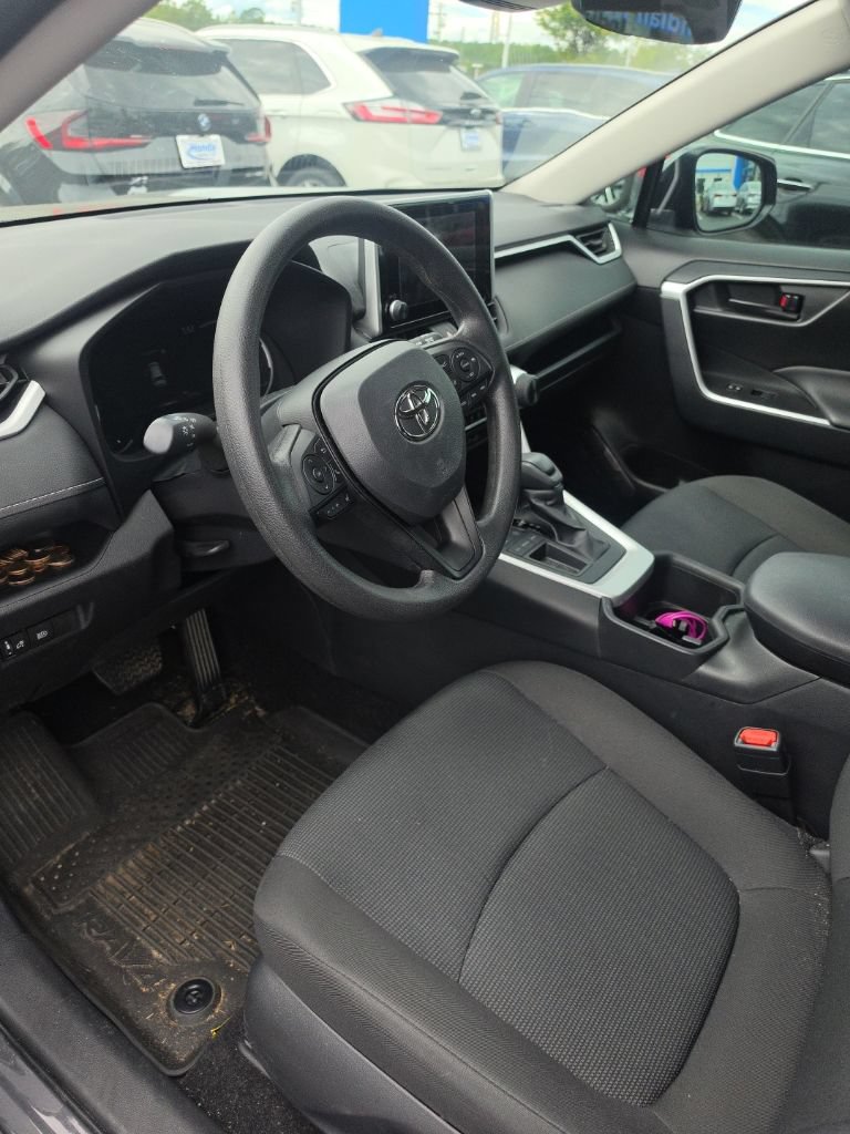 Used 2025 Toyota RAV4 LE FWD image 18