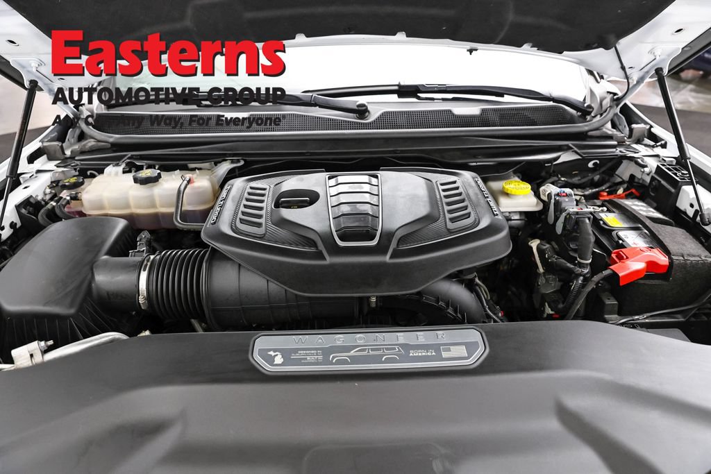 Used 2025 Jeep Grand Wagoneer Series III w/ Rear Seat Video Group 1 AWD/4WD image 7