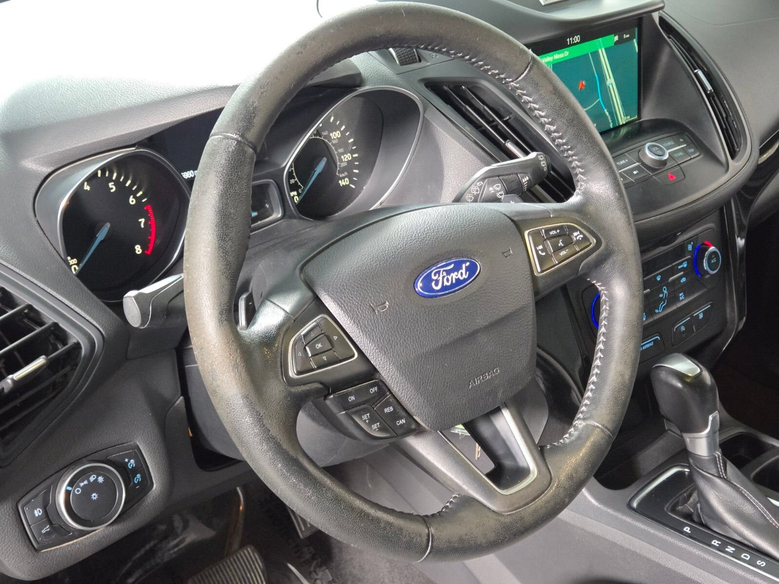 Used 2017 Ford Escape SE w/ Equipment Group 201A FWD image 22